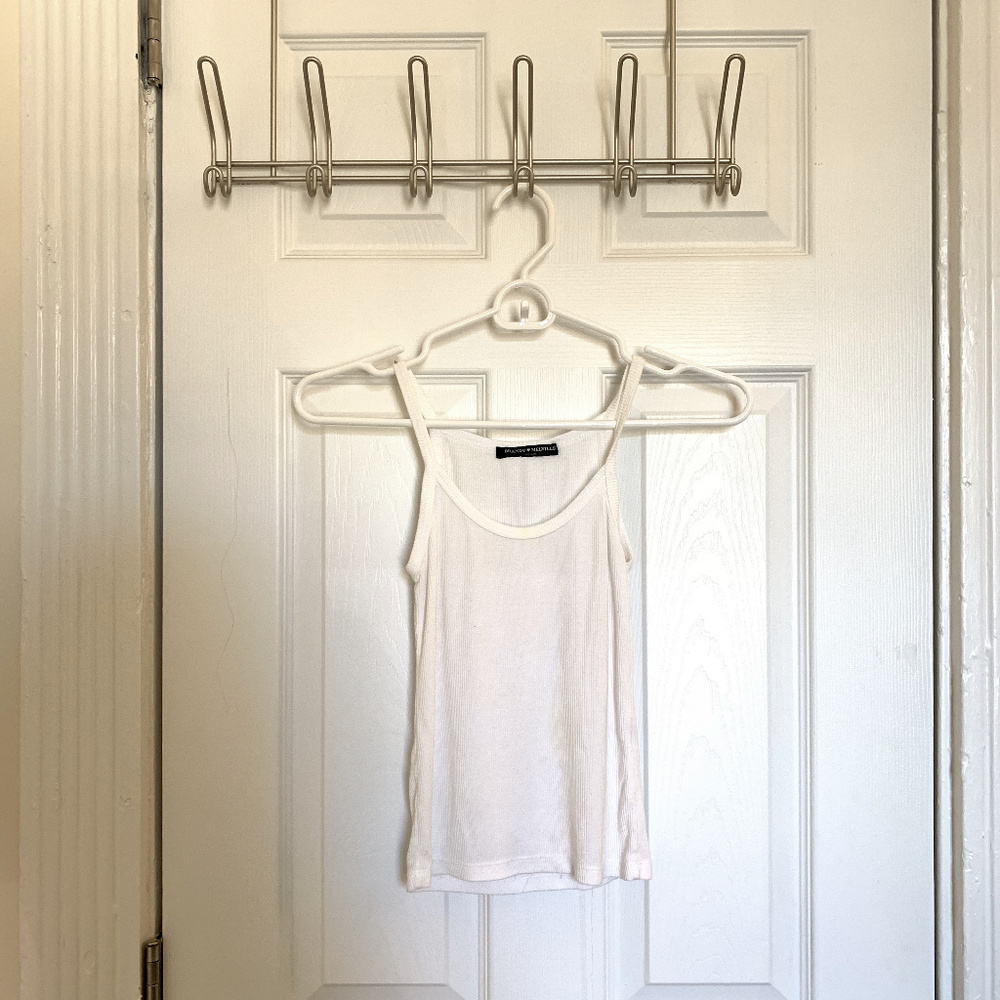 Brandy Melville White Tank Top in Women